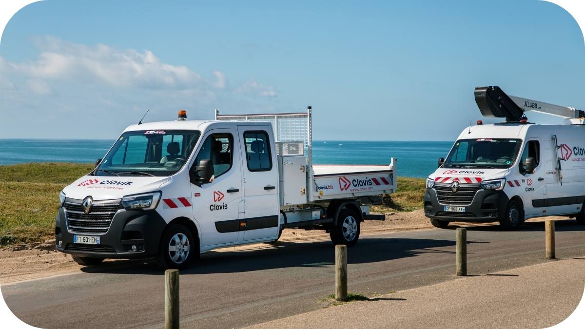 Comparatif entre la location d'un fourgon et d'un camion benne à La Réunion.